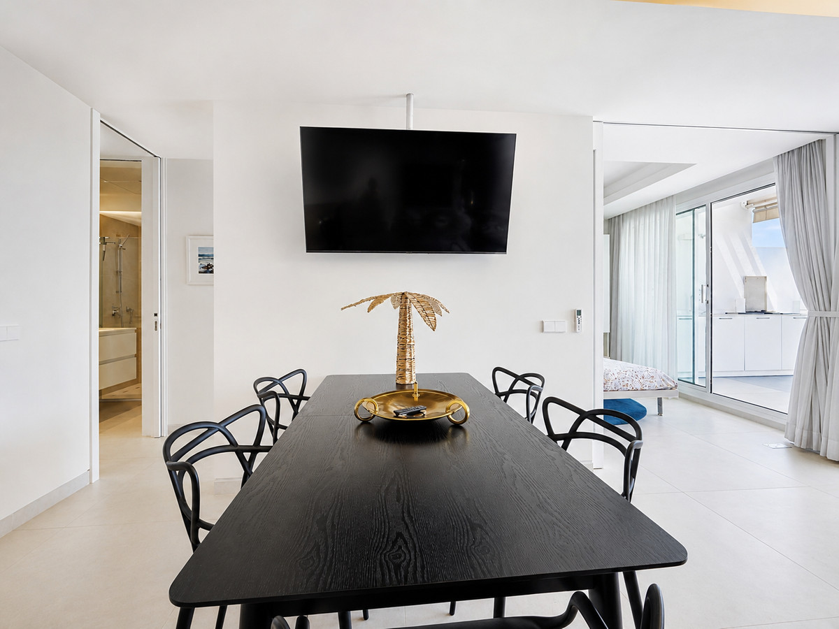 2 Bed Apartment for sale in Estepona Costa Del Sol, Málaga, Spain