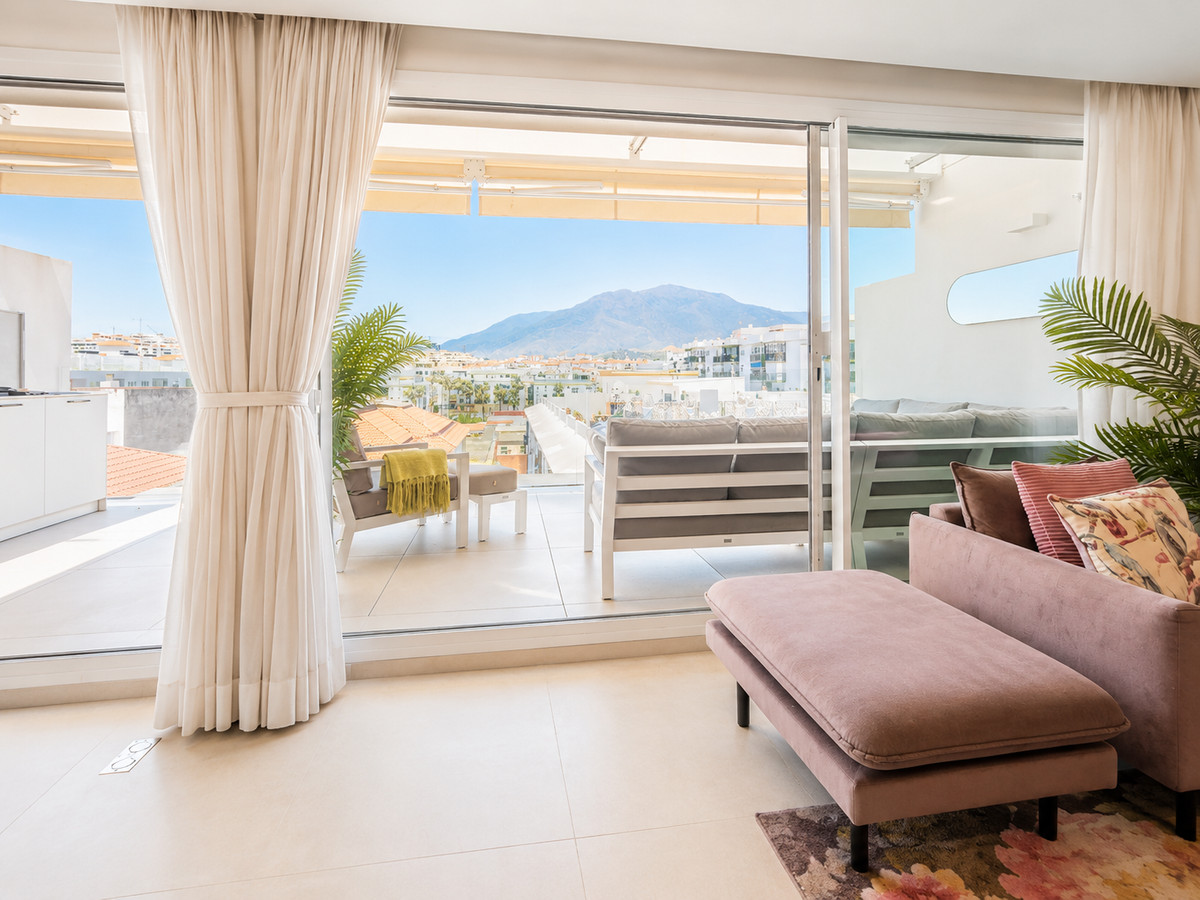 2 Bed Apartment for sale in Estepona Costa Del Sol, Málaga, Spain