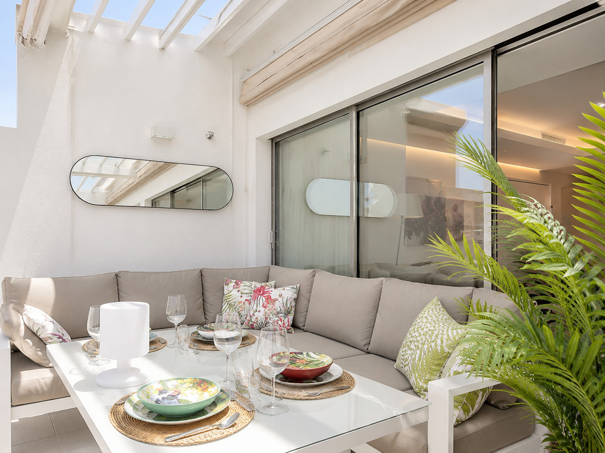 2 Bed Apartment for sale in Estepona Costa Del Sol, Málaga, Spain