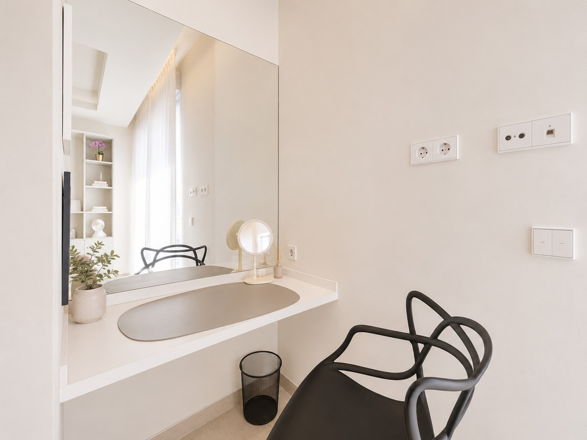 2 Bed Apartment for sale in Estepona Costa Del Sol, Málaga, Spain