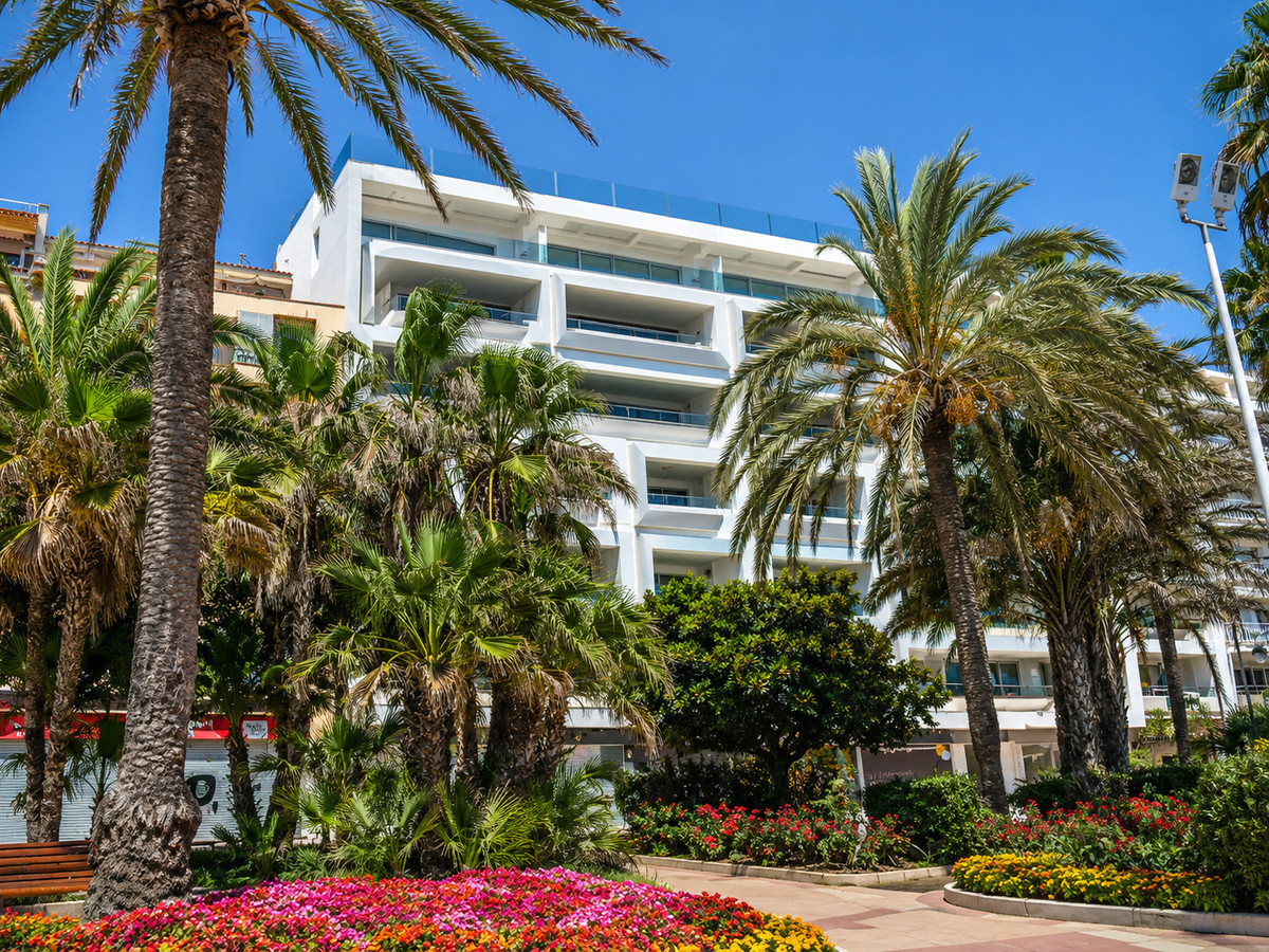 2 Bed Apartment for sale in Estepona Costa Del Sol, Málaga, Spain
