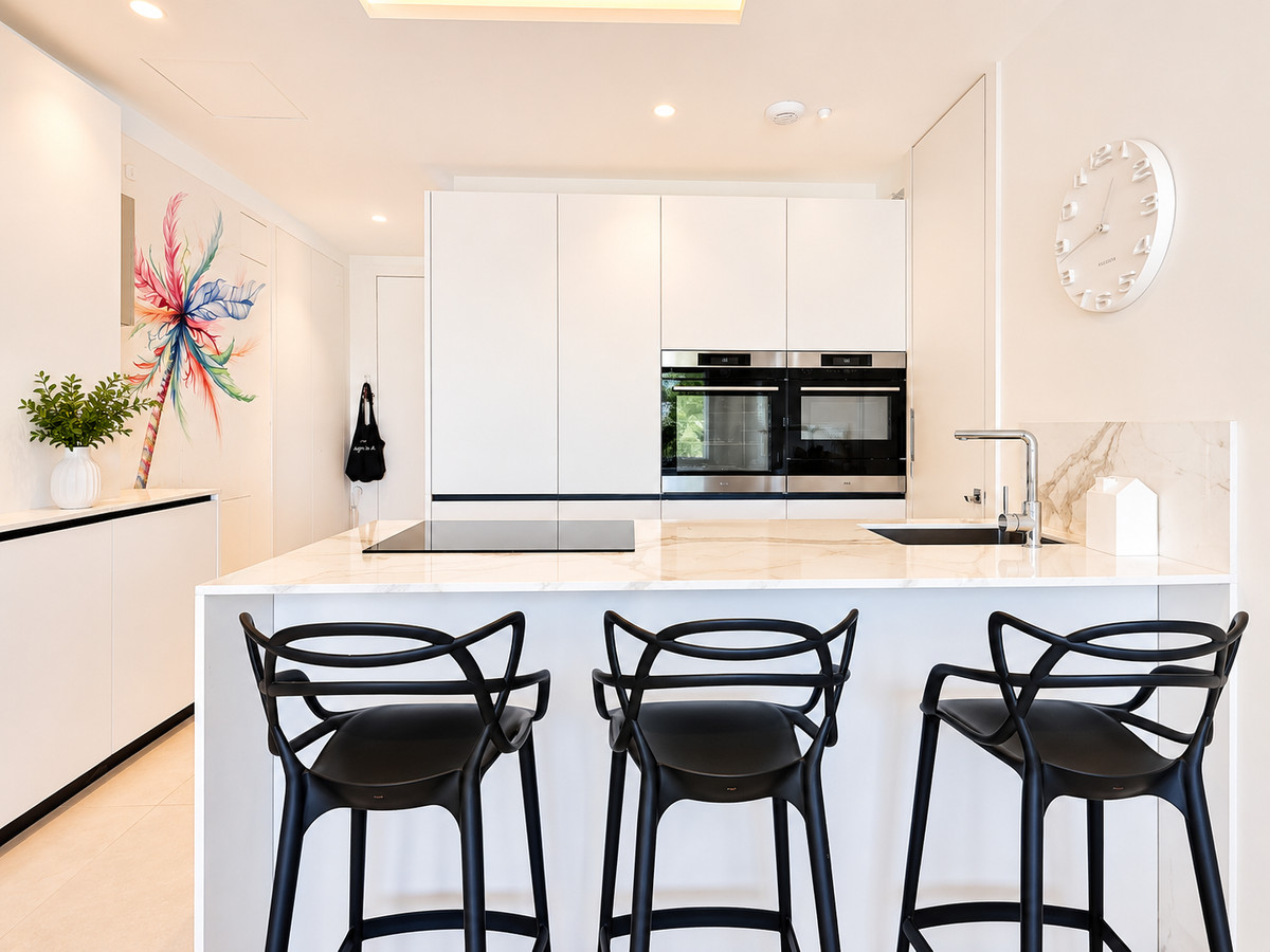 2 Bed Apartment for sale in Estepona Costa Del Sol, Málaga, Spain