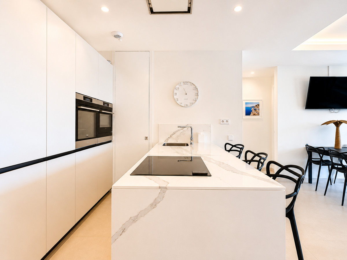 2 Bed Apartment for sale in Estepona Costa Del Sol, Málaga, Spain