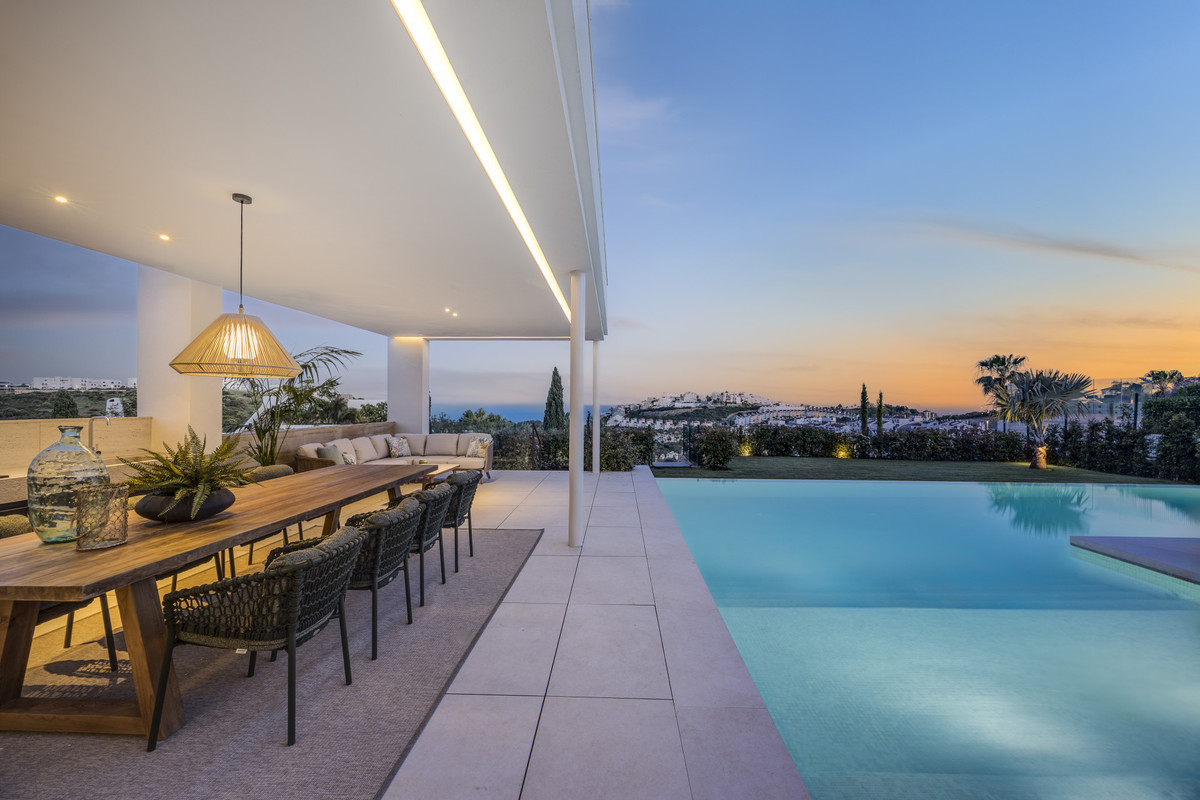4 Bed Townhouse for sale in Casares Costa Del Sol, Málaga, Spain