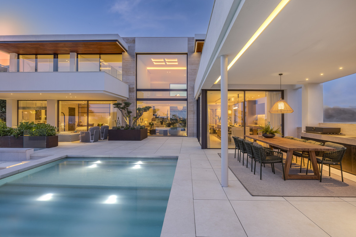 4 Bed Townhouse for sale in Casares Costa Del Sol, Málaga, Spain