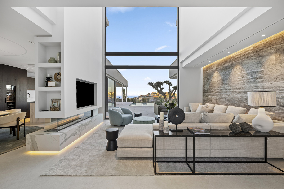 4 Bed Townhouse for sale in Casares Costa Del Sol, Málaga, Spain