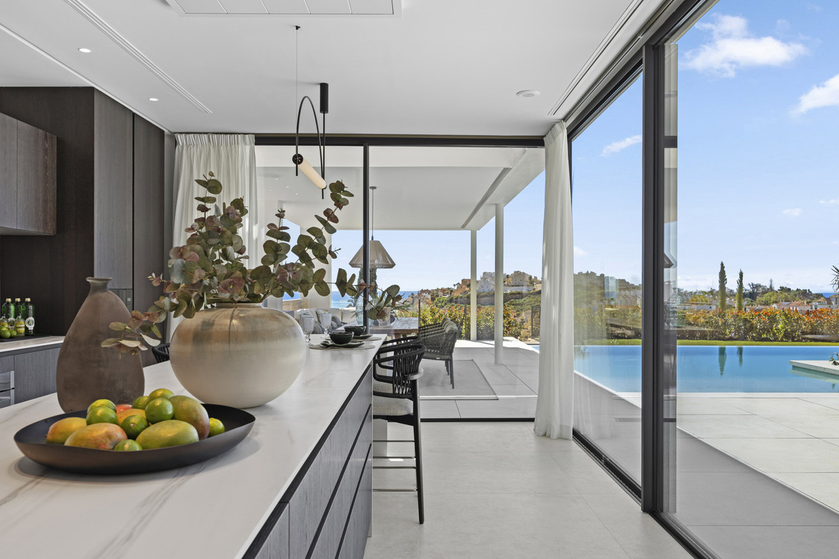 4 Bed Townhouse for sale in Casares Costa Del Sol, Málaga, Spain