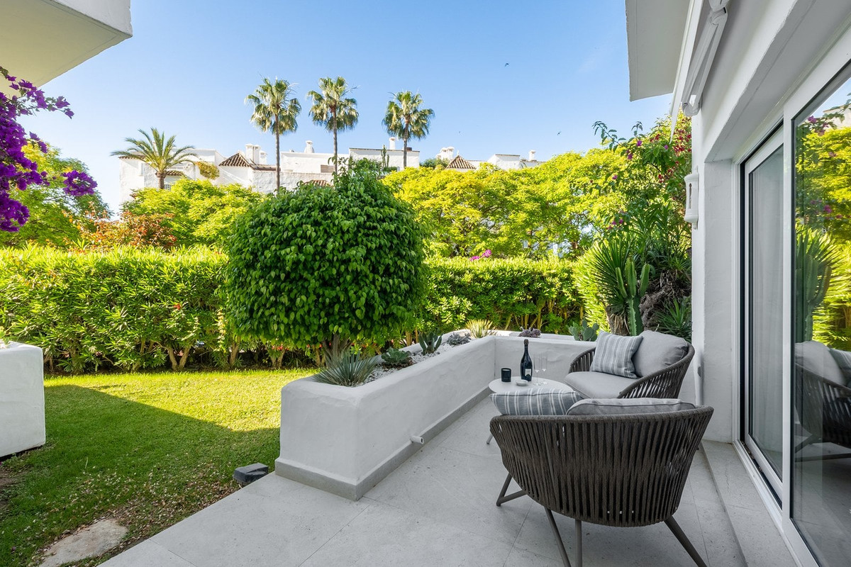 4 Bed Apartment for sale in Marbella Costa Del Sol, Málaga, Spain