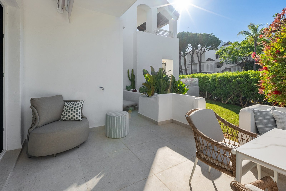 4 Bed Apartment for sale in Marbella Costa Del Sol, Málaga, Spain