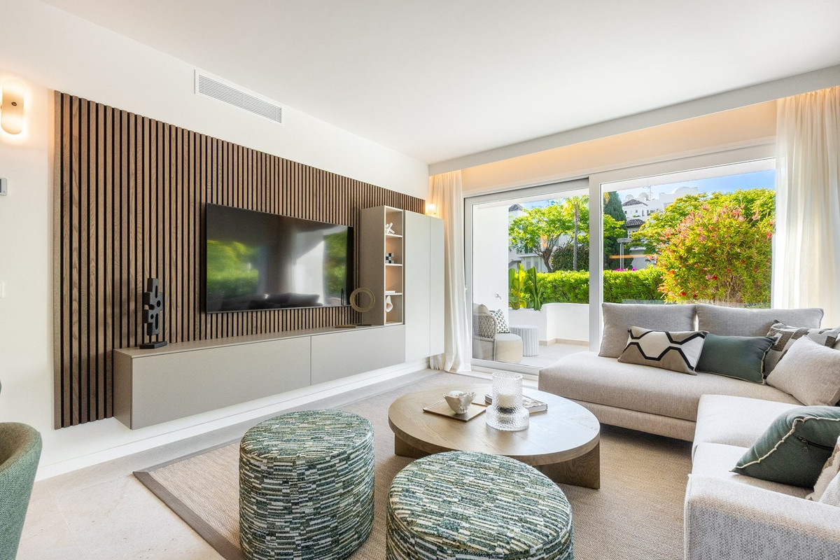 4 Bed Apartment for sale in Marbella Costa Del Sol, Málaga, Spain