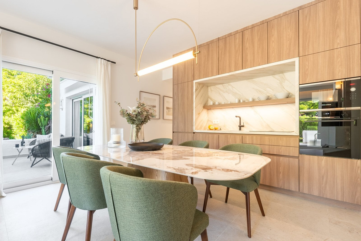 4 Bed Apartment for sale in Marbella Costa Del Sol, Málaga, Spain