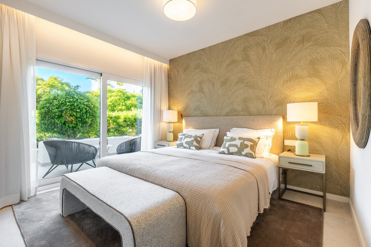 4 Bed Apartment for sale in Marbella Costa Del Sol, Málaga, Spain
