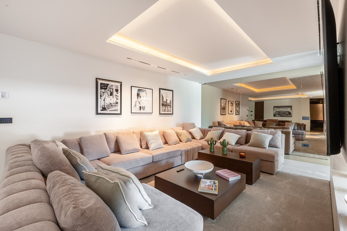 Se vende Villa - Chalet de 8 dormitorios en Costa Del Sol, Málaga, España