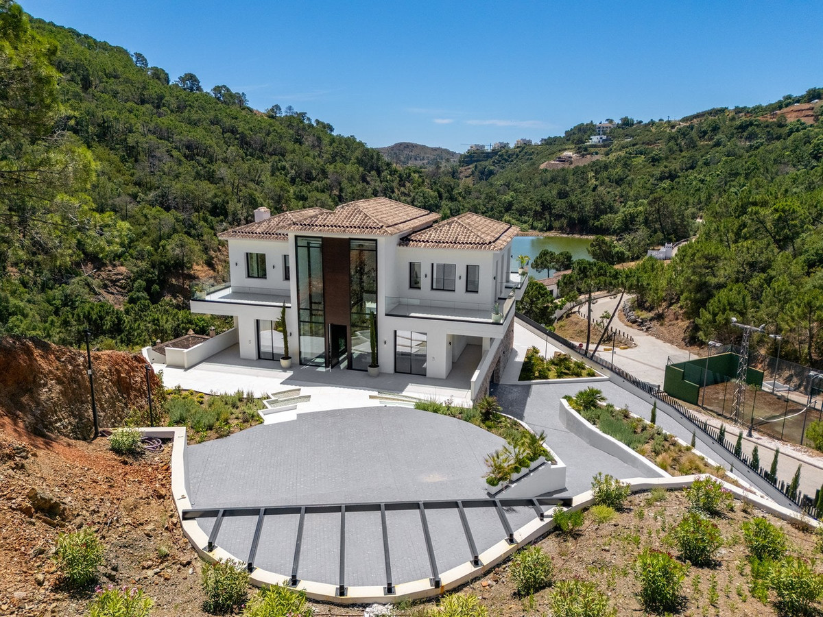 Se vende Villa - Chalet de 8 dormitorios en Costa Del Sol, Málaga, España