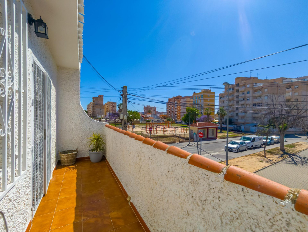 Se vende Adosada de 3 dormitorios en Costa Blanca, Alicante, España