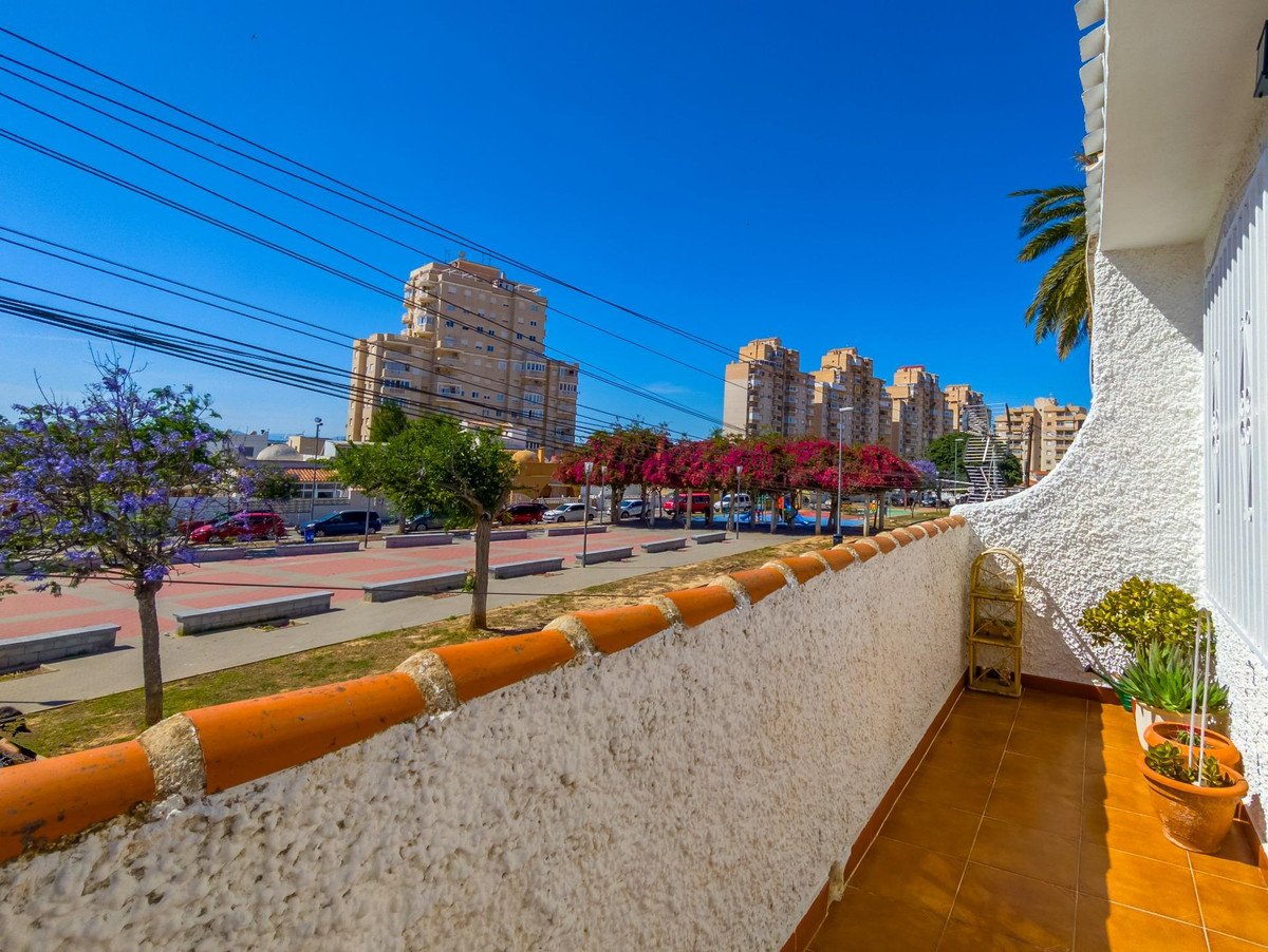 Se vende Adosada de 3 dormitorios en Costa Blanca, Alicante, España