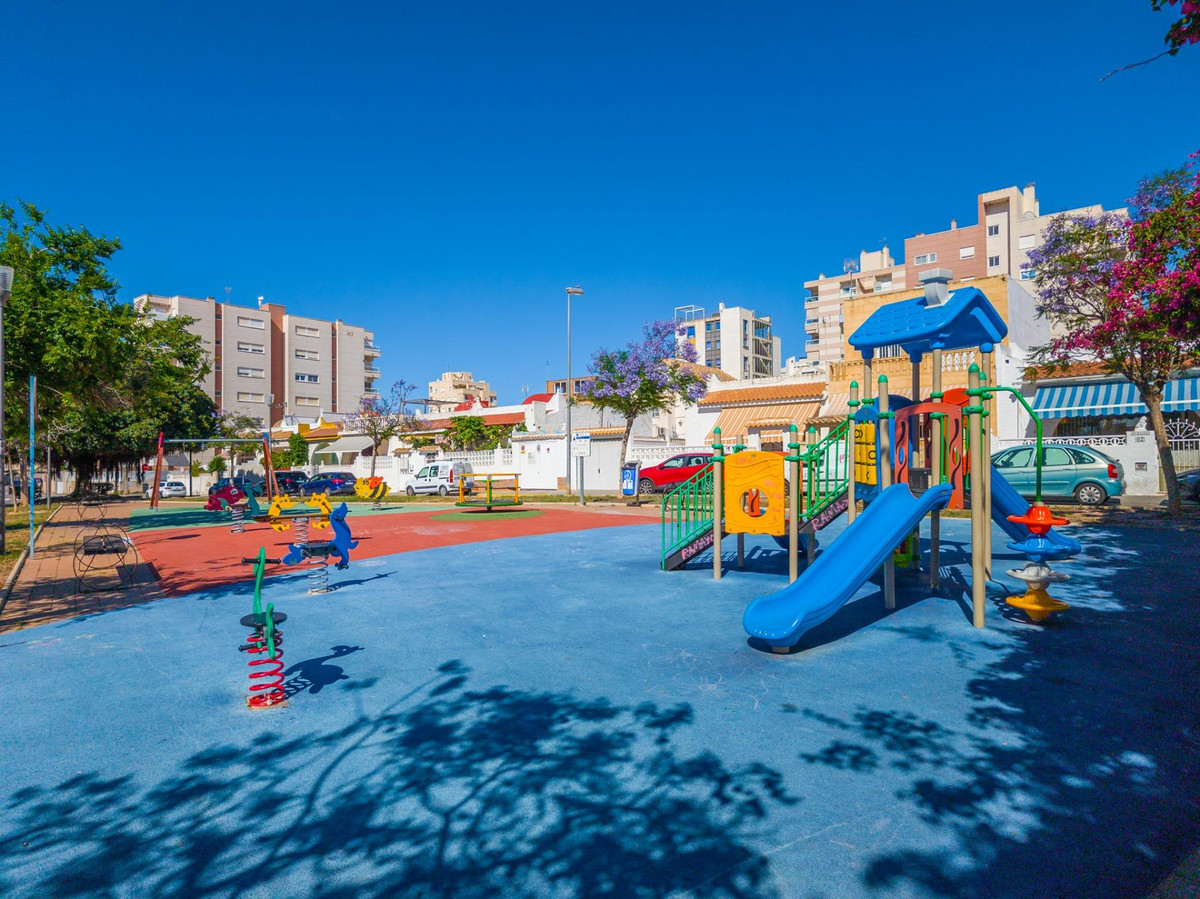 Se vende Adosada de 3 dormitorios en Costa Blanca, Alicante, España