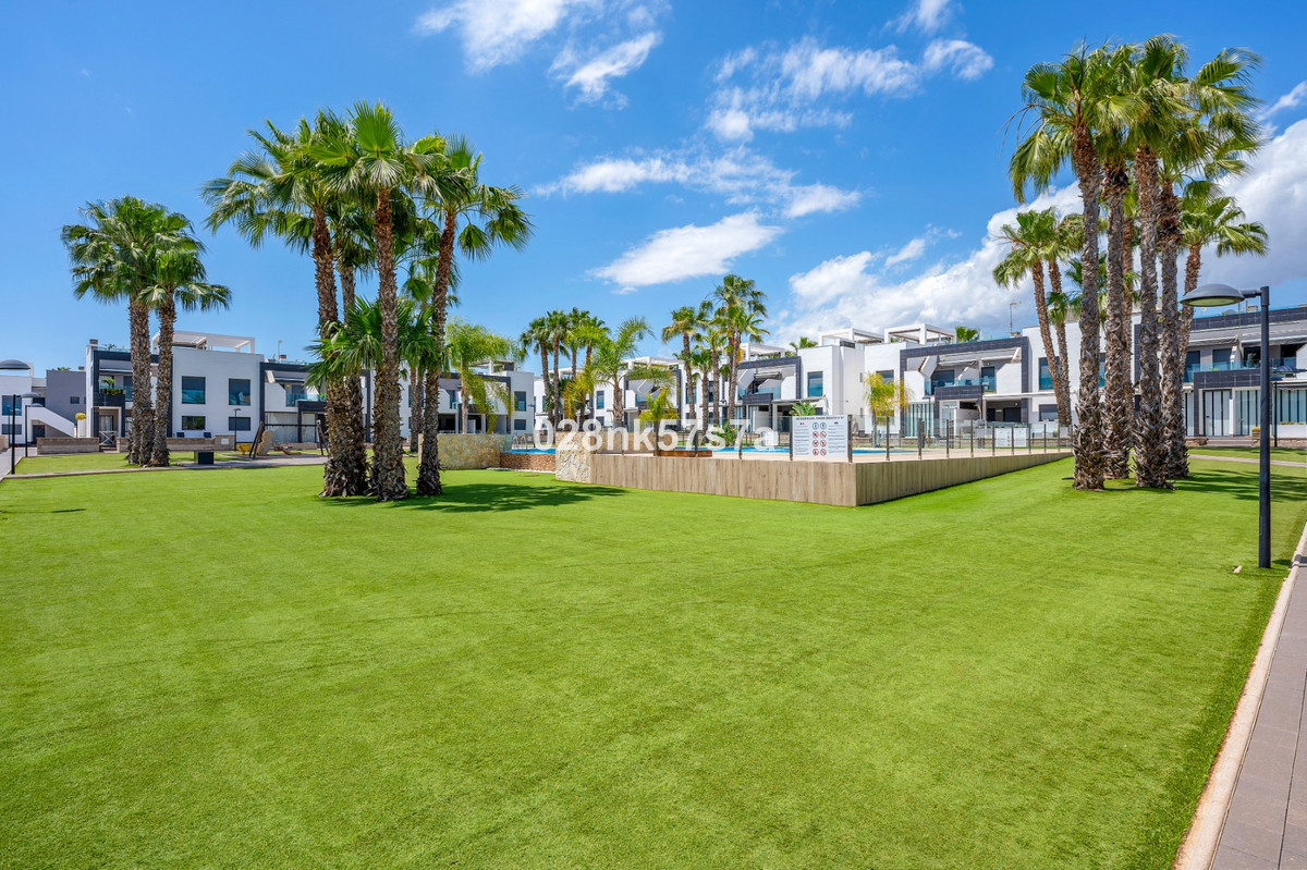 Se vende Apartamento Planta Baja de 2 dormitorios en Costa Blanca, Alicante, España