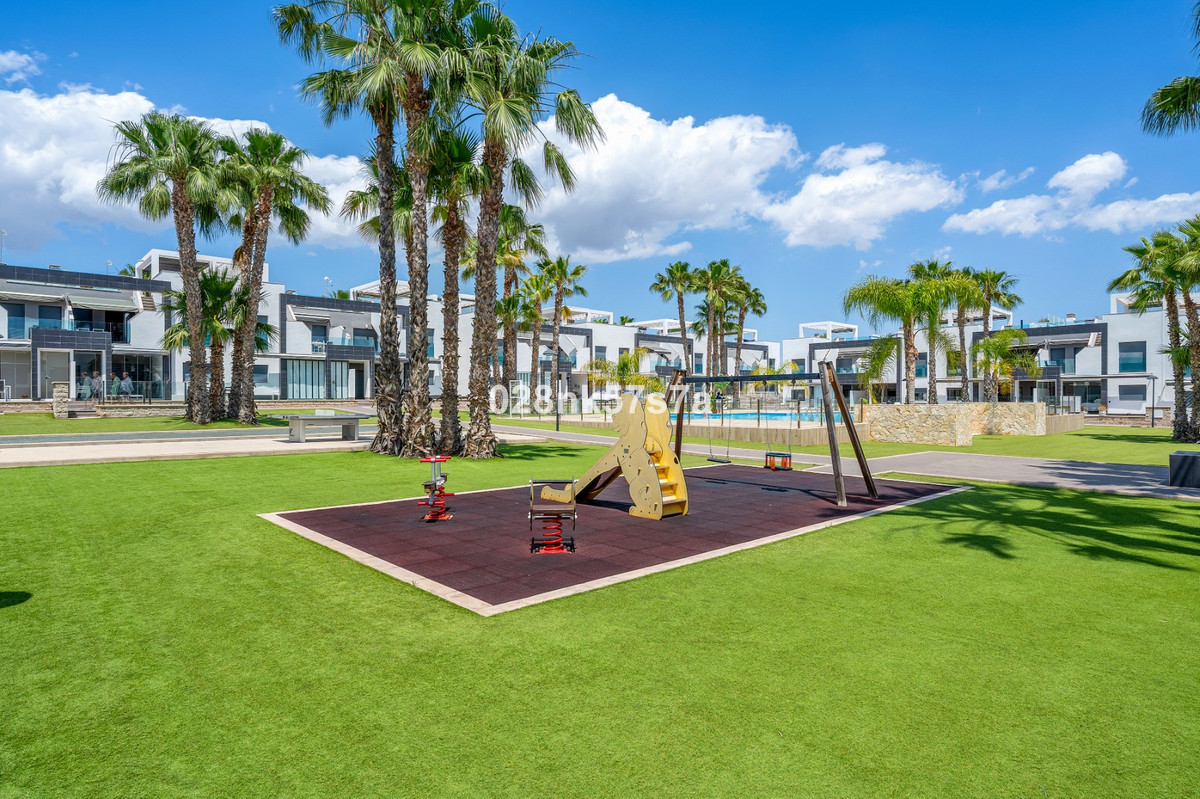 Se vende Apartamento Planta Baja de 2 dormitorios en Costa Blanca, Alicante, España