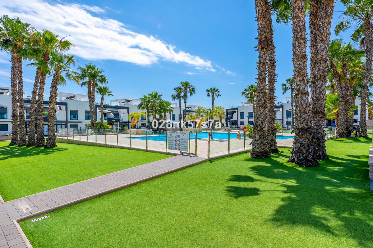 Se vende Apartamento Planta Baja de 2 dormitorios en Costa Blanca, Alicante, España