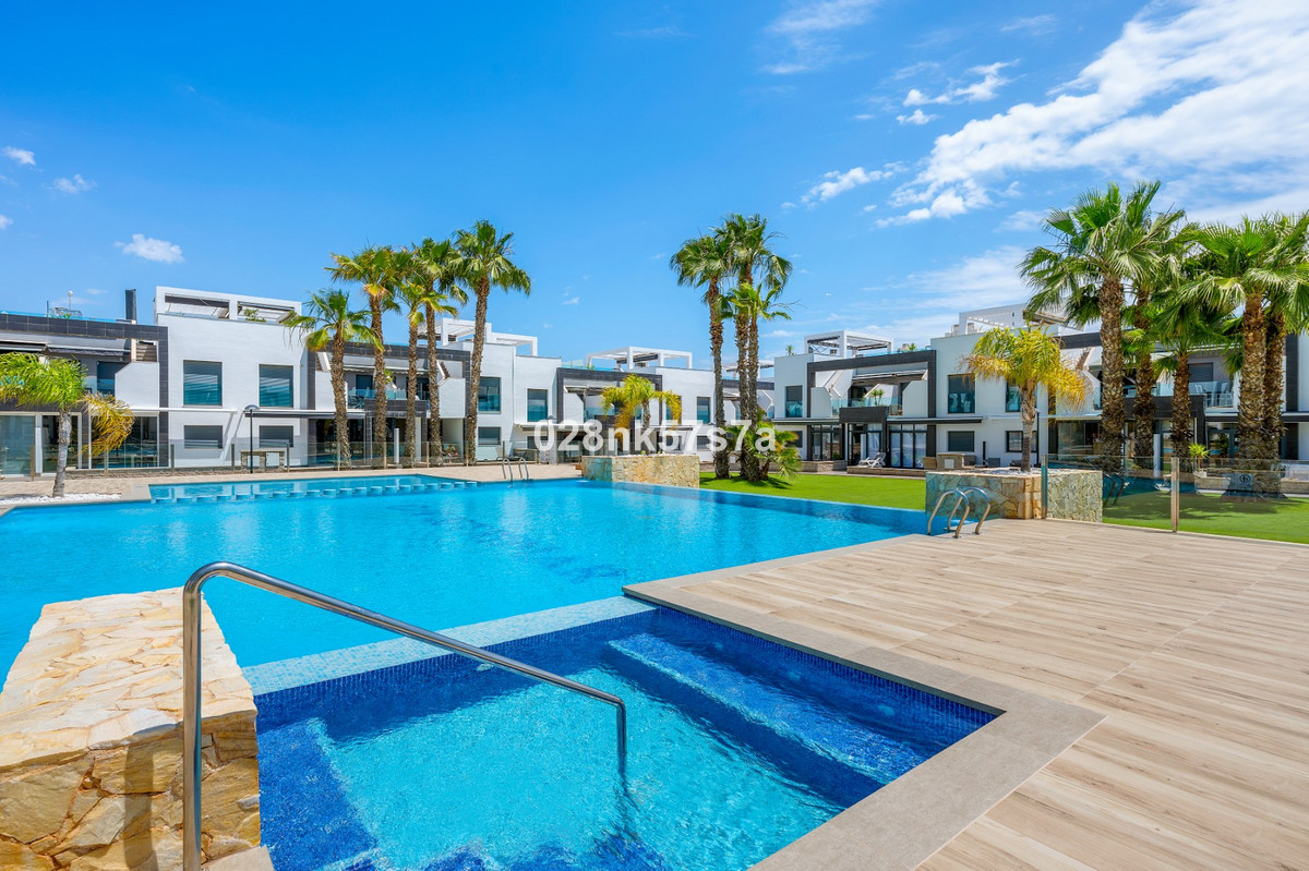 Se vende Apartamento Planta Baja de 2 dormitorios en Costa Blanca, Alicante, España
