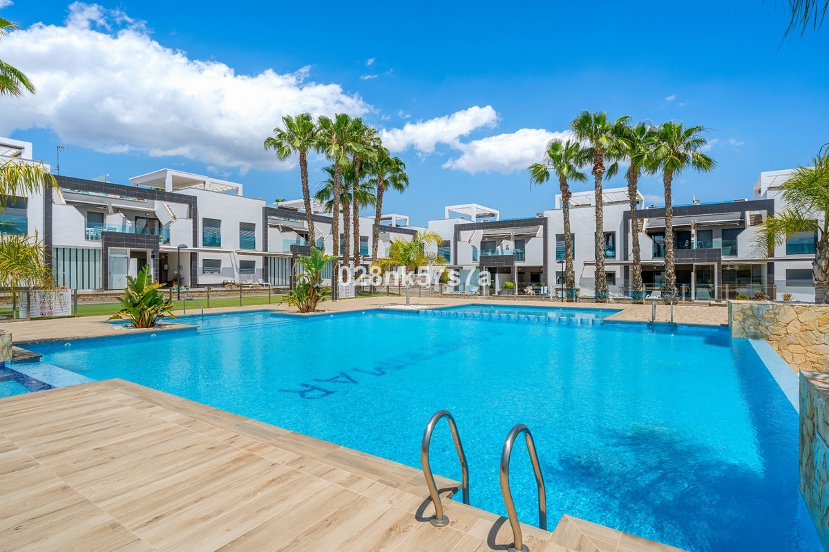 Se vende Apartamento Planta Baja de 2 dormitorios en Costa Blanca, Alicante, España