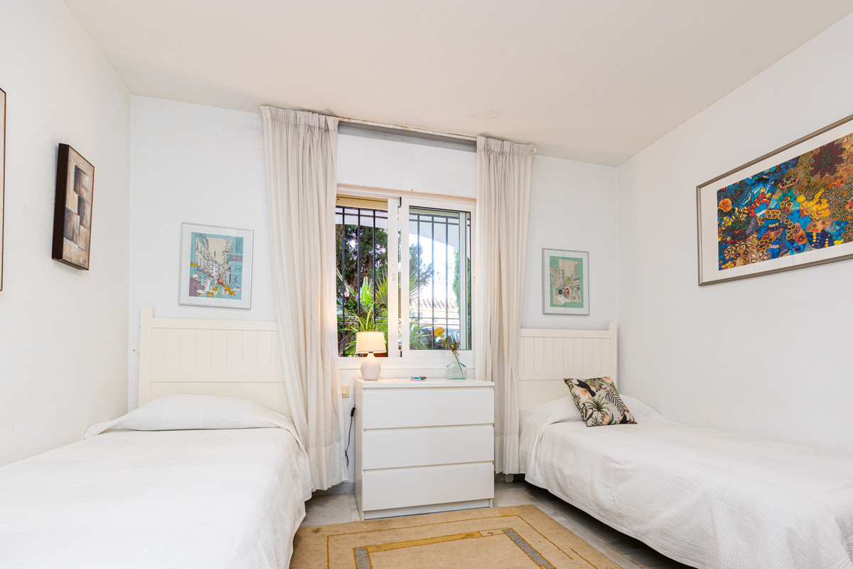 2 Bed Apartment for sale in Calahonda Costa Del Sol, Málaga, Spain