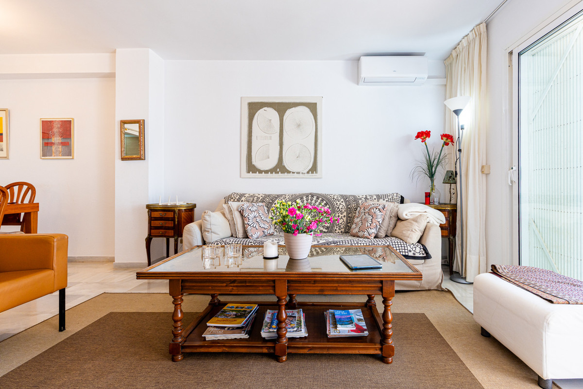 2 Bed Apartment for sale in Calahonda Costa Del Sol, Málaga, Spain