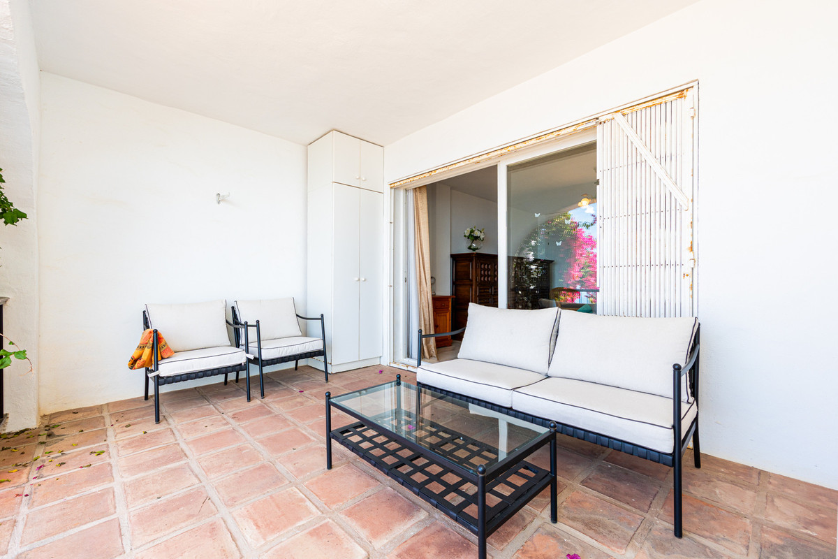 2 Bed Apartment for sale in Calahonda Costa Del Sol, Málaga, Spain