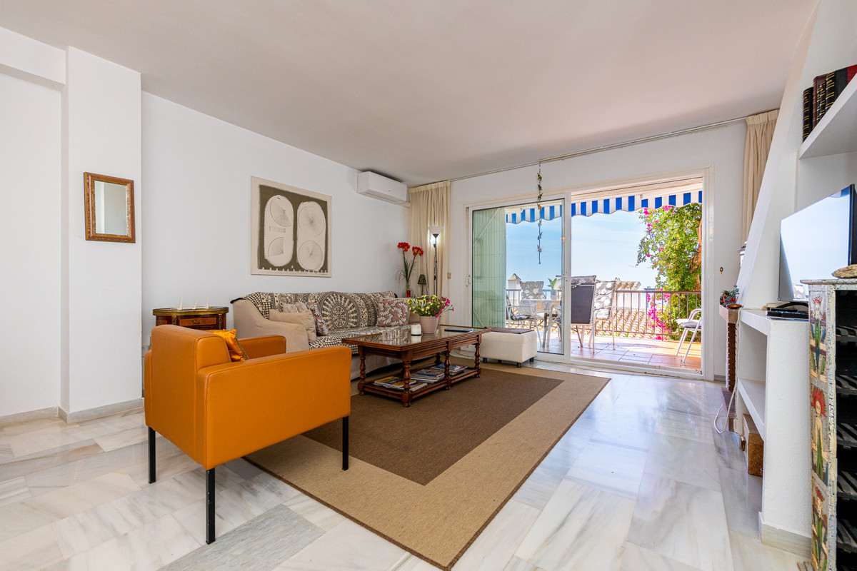 2 Bed Apartment for sale in Calahonda Costa Del Sol, Málaga, Spain