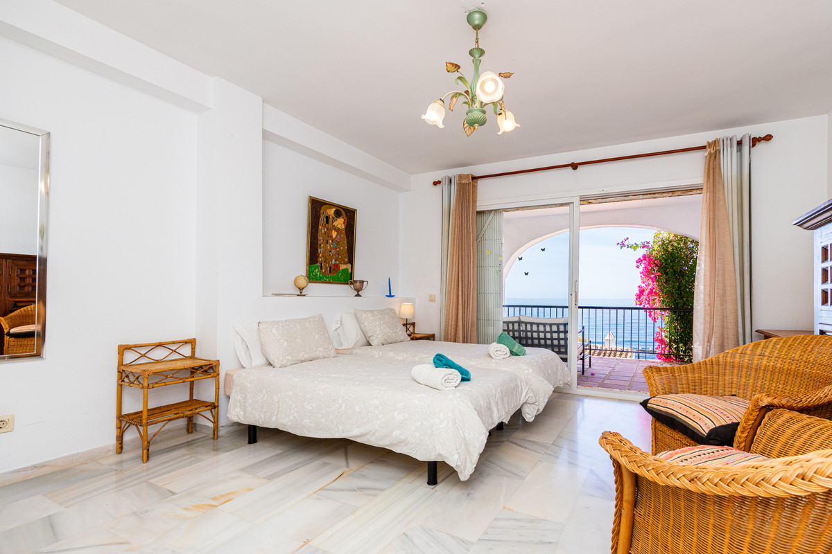 2 Bed Apartment for sale in Calahonda Costa Del Sol, Málaga, Spain