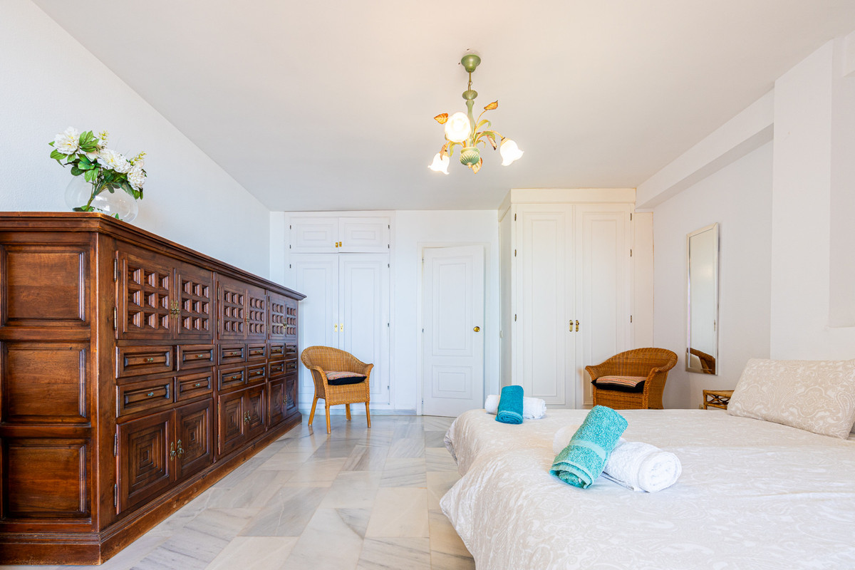 2 Bed Apartment for sale in Calahonda Costa Del Sol, Málaga, Spain