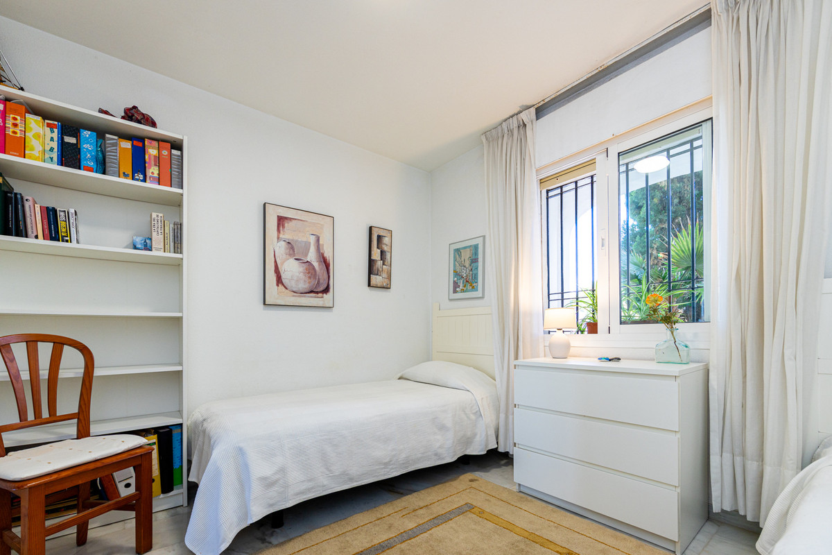 2 Bed Apartment for sale in Calahonda Costa Del Sol, Málaga, Spain
