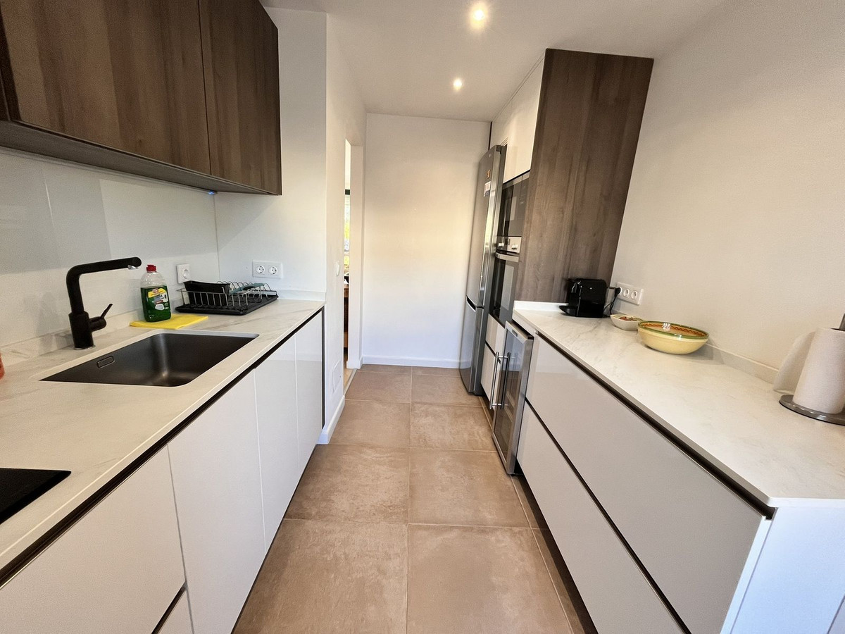 3 Bed Apartment for sale in Marbella Costa Del Sol, Málaga, Spain