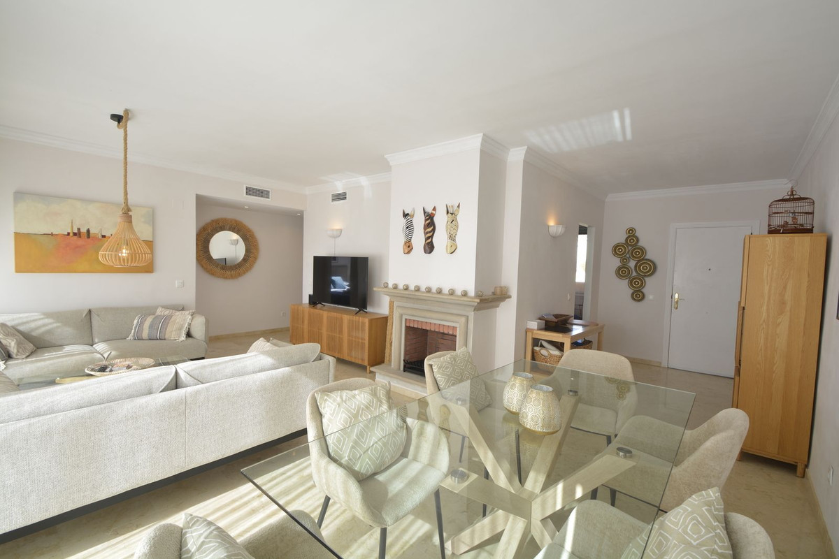 3 Bed Apartment for sale in Marbella Costa Del Sol, Málaga, Spain