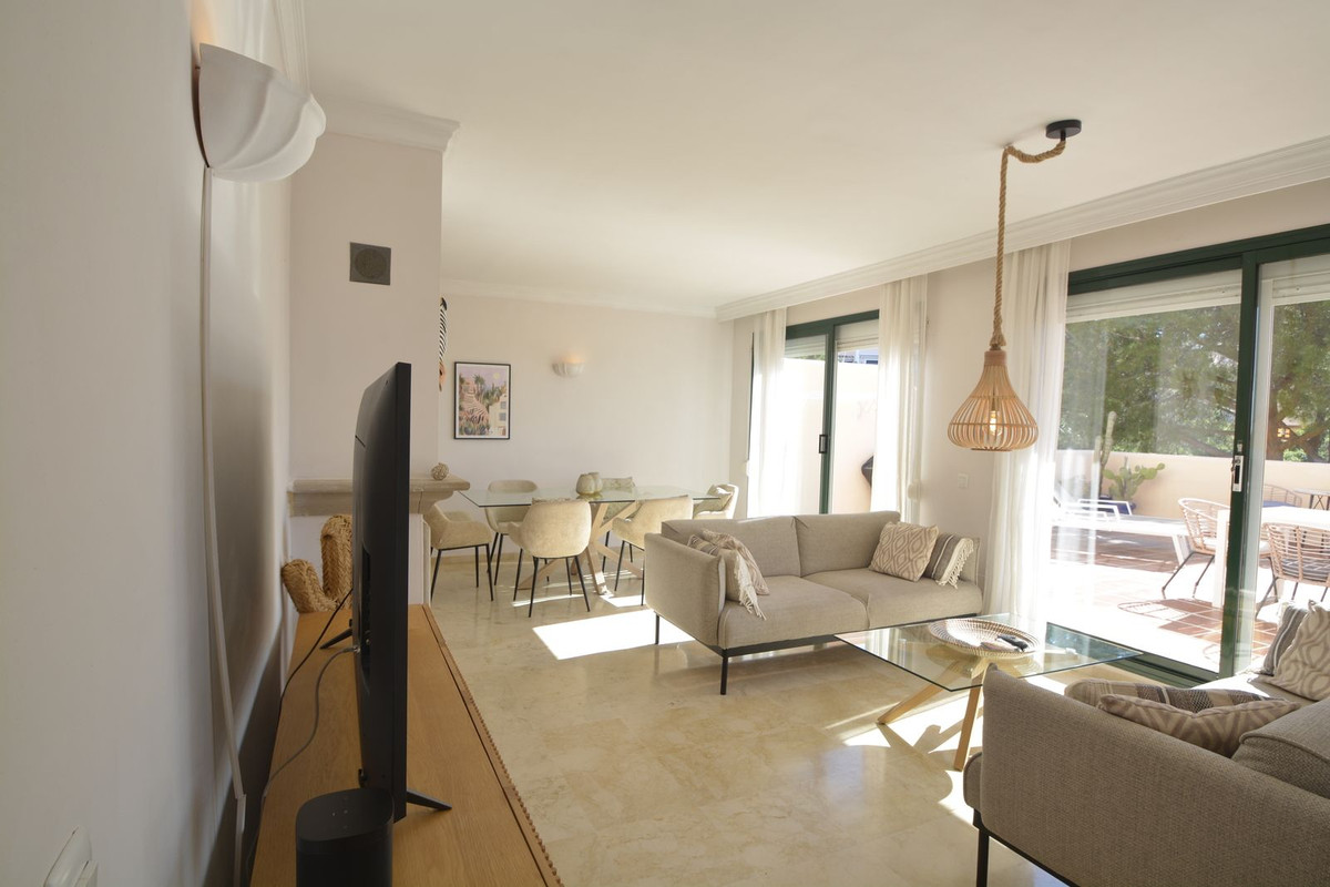 3 Bed Apartment for sale in Marbella Costa Del Sol, Málaga, Spain