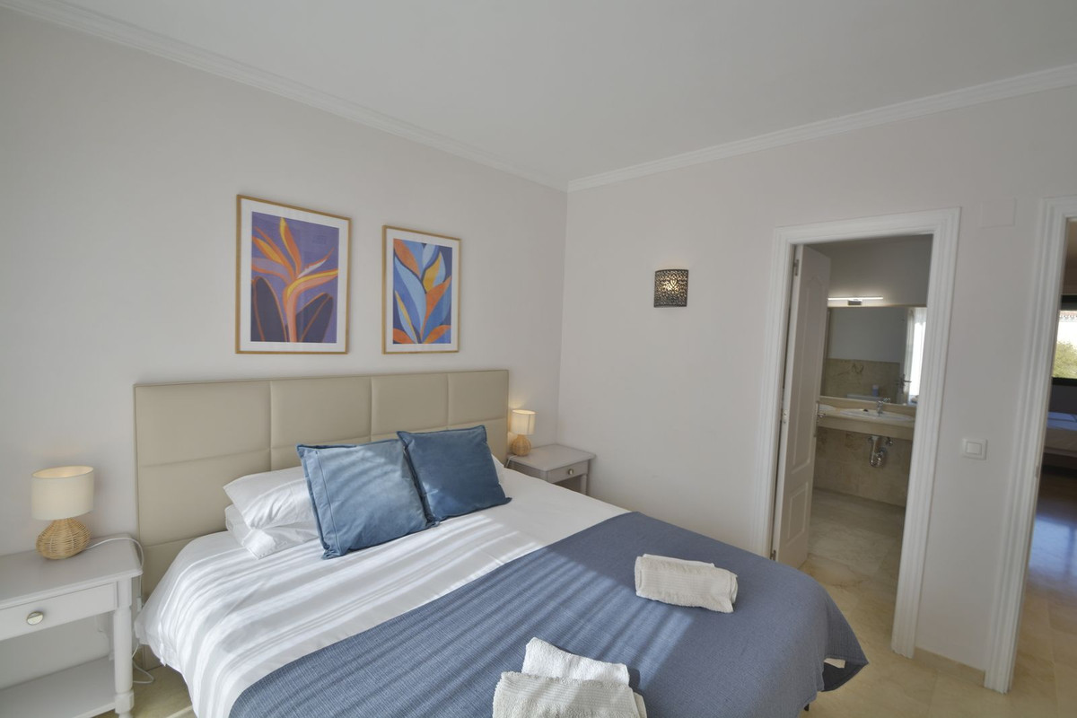 3 Bed Apartment for sale in Marbella Costa Del Sol, Málaga, Spain