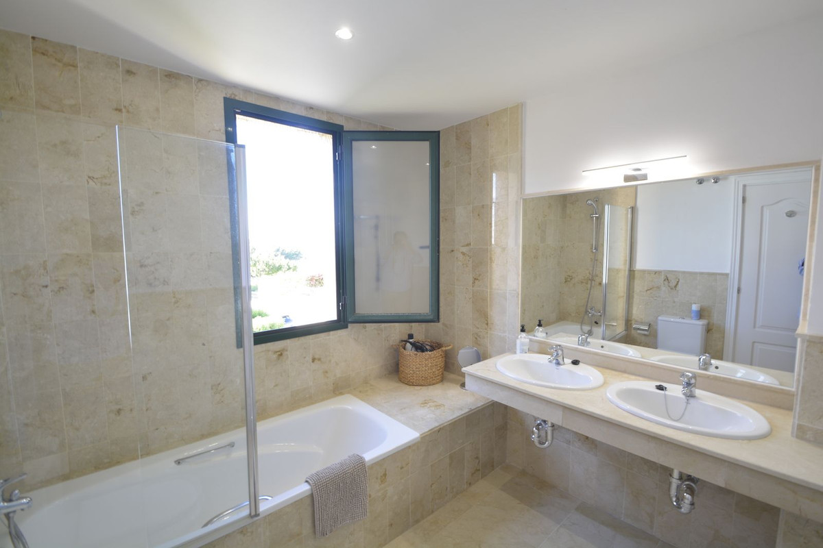 3 Bed Apartment for sale in Marbella Costa Del Sol, Málaga, Spain