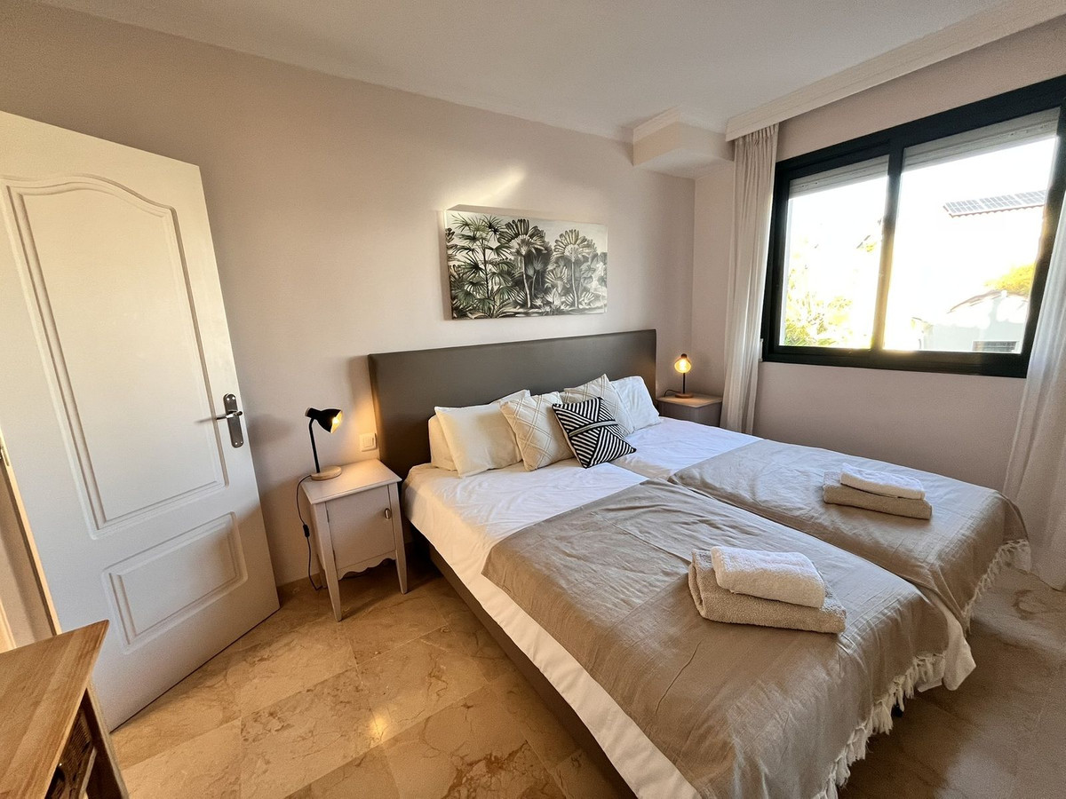 3 Bed Apartment for sale in Marbella Costa Del Sol, Málaga, Spain