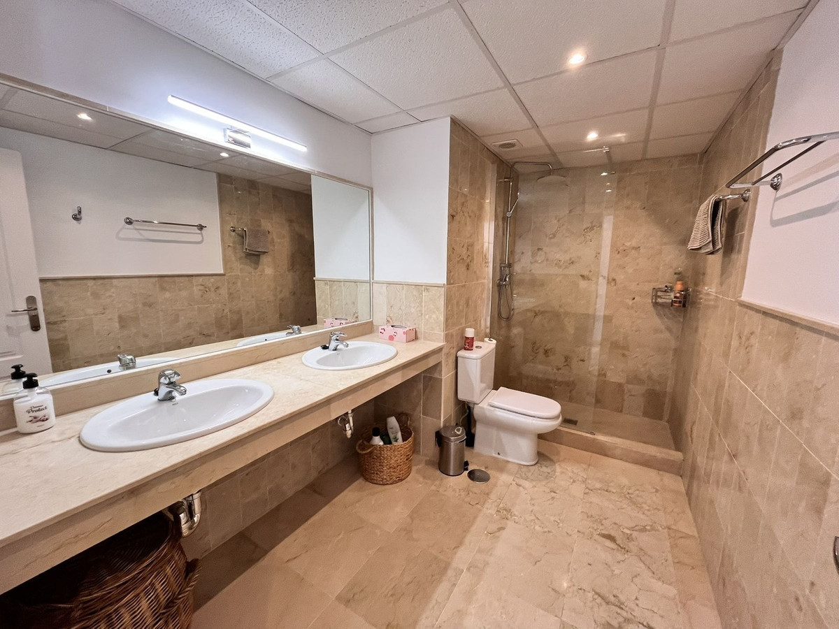 3 Bed Apartment for sale in Marbella Costa Del Sol, Málaga, Spain