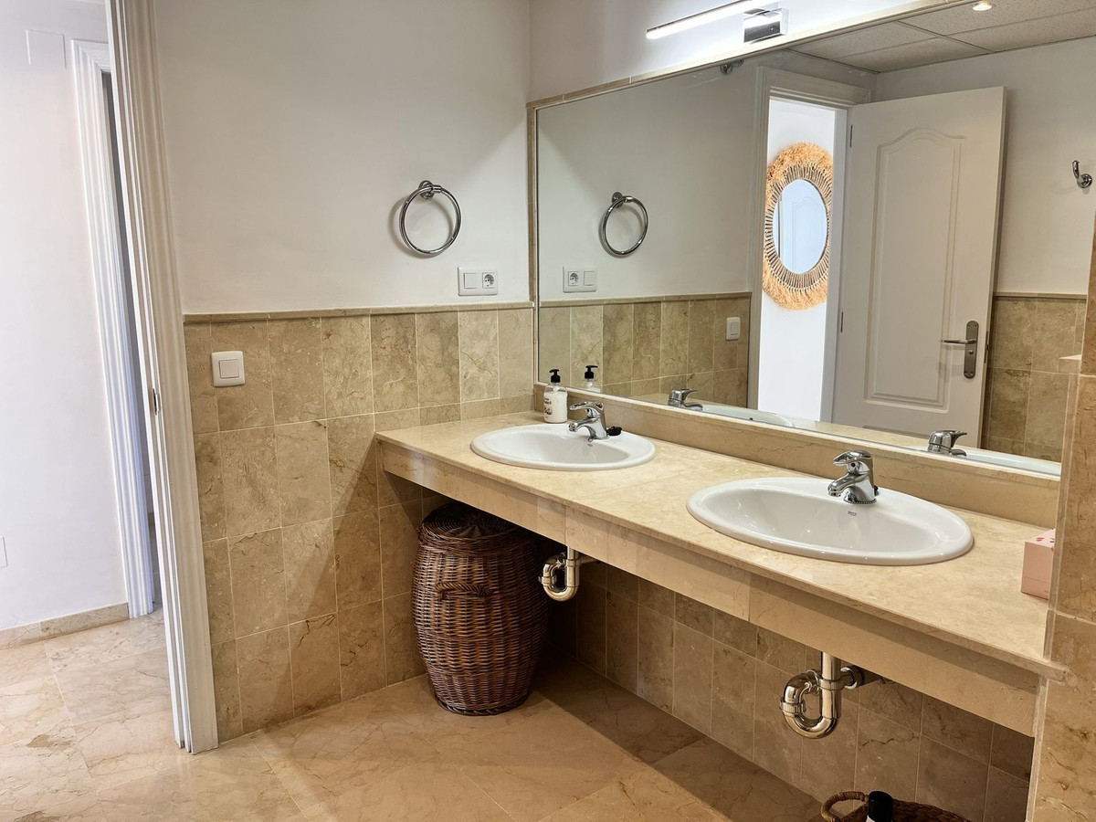 3 Bed Apartment for sale in Marbella Costa Del Sol, Málaga, Spain