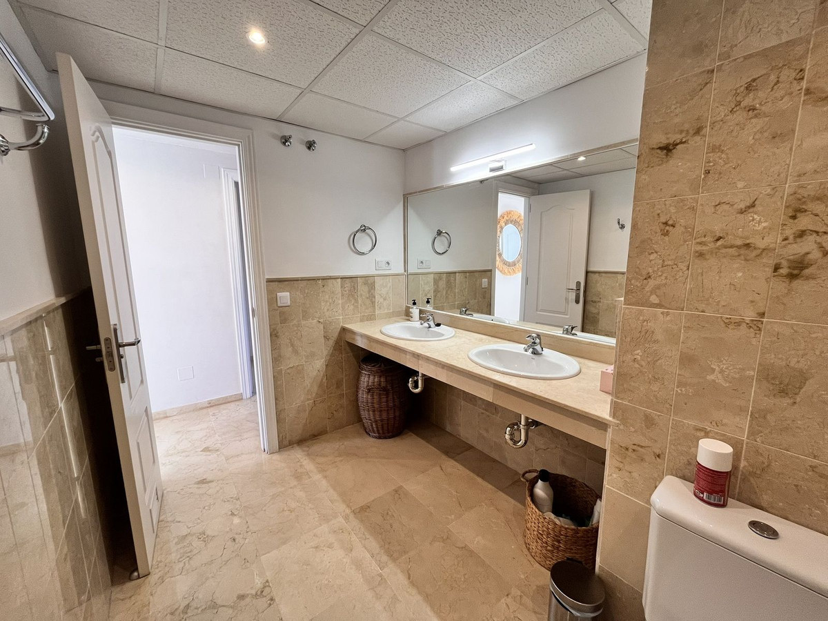 3 Bed Apartment for sale in Marbella Costa Del Sol, Málaga, Spain