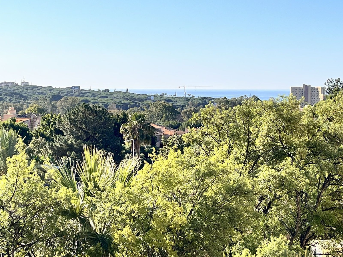 3 Bed Apartment for sale in Marbella Costa Del Sol, Málaga, Spain