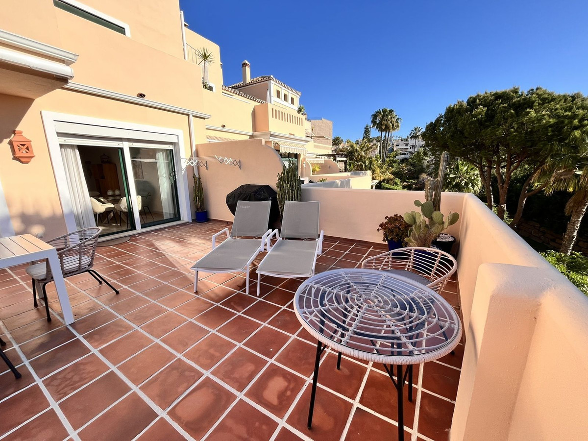 3 Bed Apartment for sale in Marbella Costa Del Sol, Málaga, Spain
