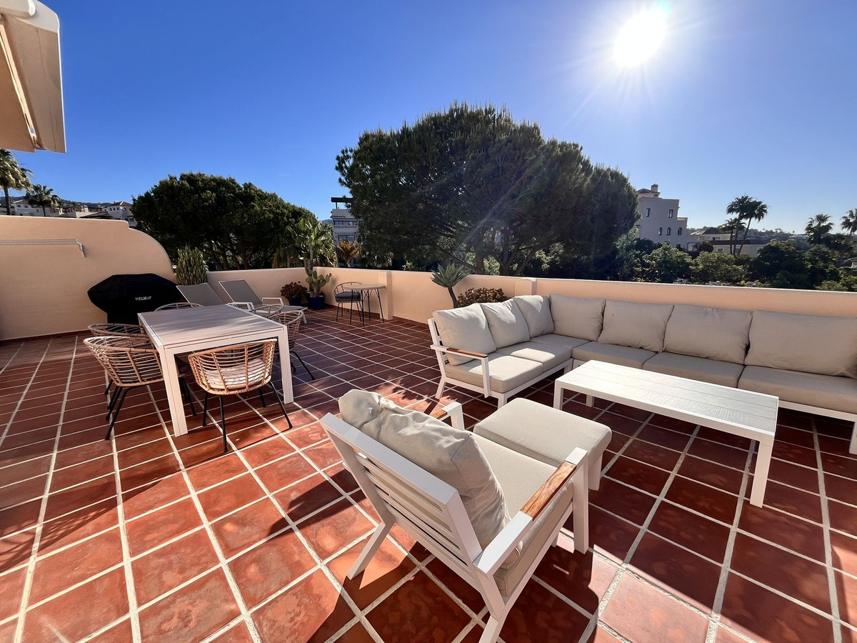 3 Bed Apartment for sale in Marbella Costa Del Sol, Málaga, Spain