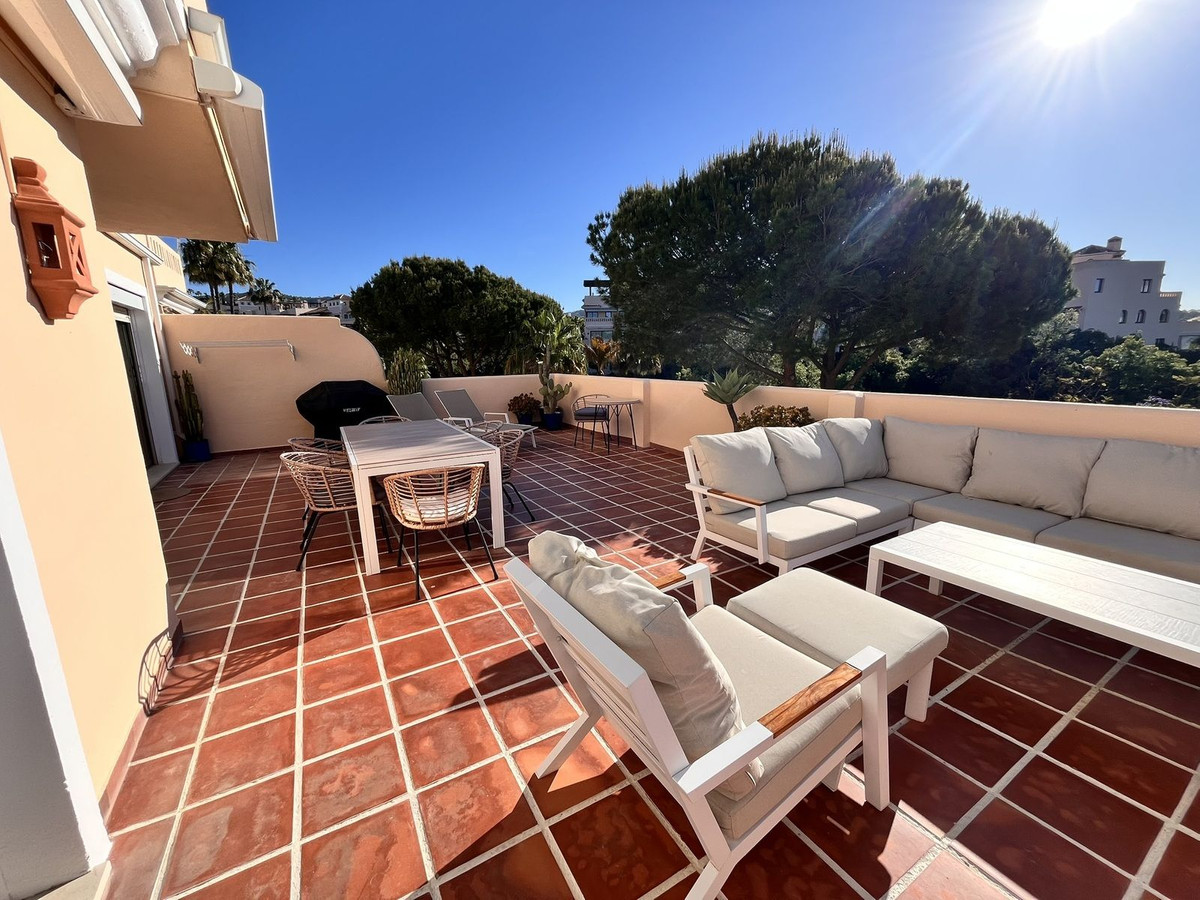 3 Bed Apartment for sale in Marbella Costa Del Sol, Málaga, Spain