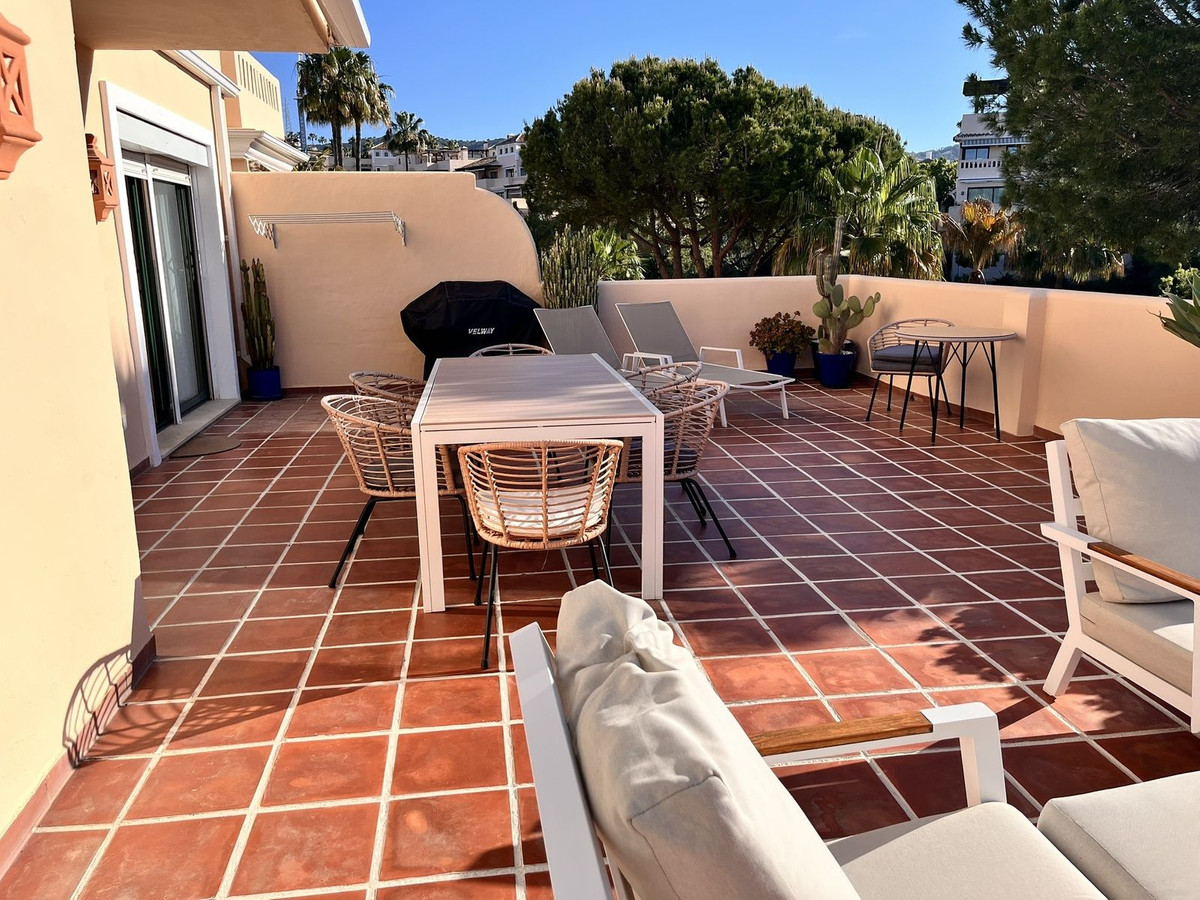 3 Bed Apartment for sale in Marbella Costa Del Sol, Málaga, Spain