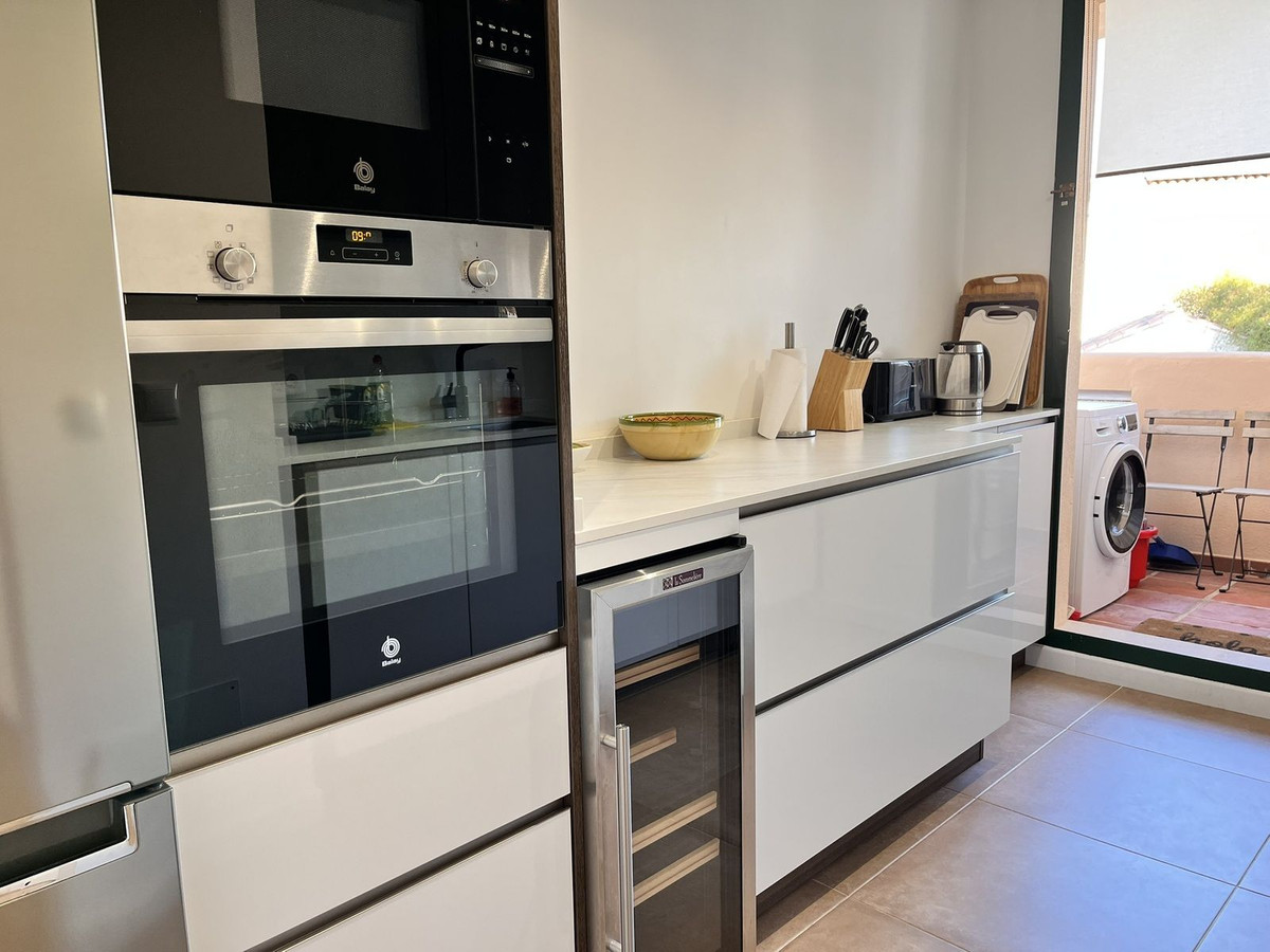 3 Bed Apartment for sale in Marbella Costa Del Sol, Málaga, Spain
