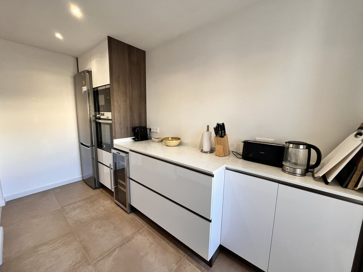 3 Bed Apartment for sale in Marbella Costa Del Sol, Málaga, Spain