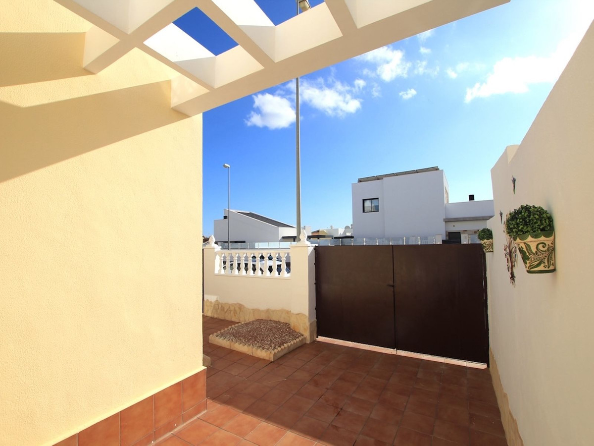 Se vende Pareada de 3 dormitorios en Costa Blanca, Alicante, España